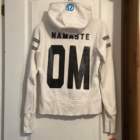 Limited Edition Lululemon Scuba Size 8 - Picture 2 of 6